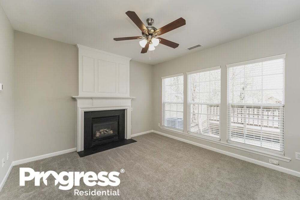 Building Photo - 10453 Roundleaf Dr