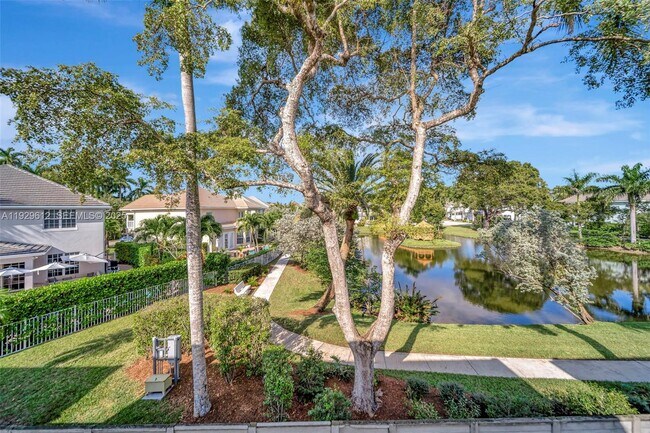 Building Photo - 1427 SW 23rd St