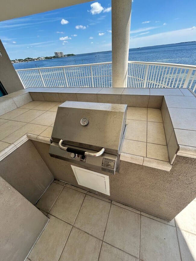 Building Photo - 6422 US-98
