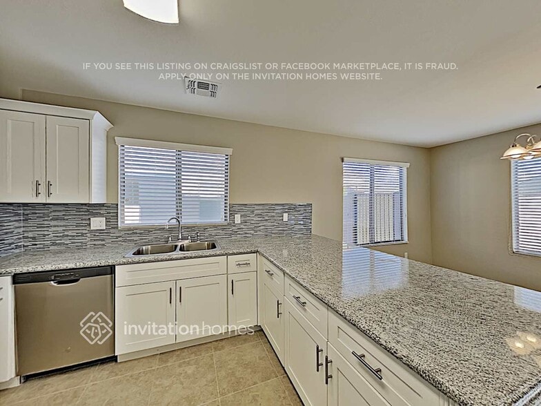 Building Photo - 12567 W Mauna Loa Ln