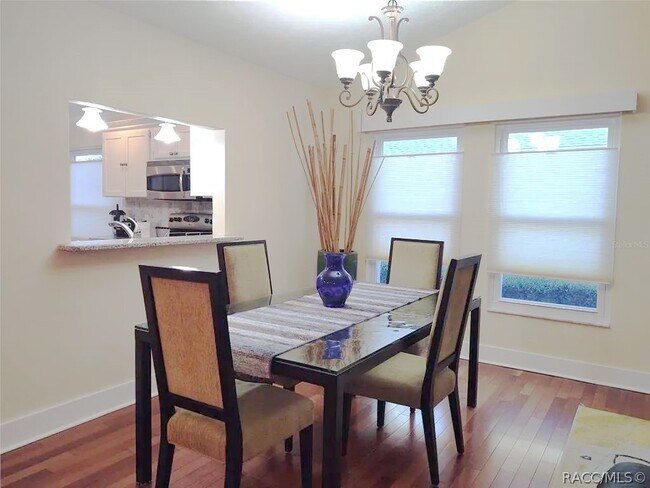 Building Photo - 10906 W Cove Harbor Dr