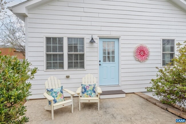 Building Photo - 207 Douglas Ave