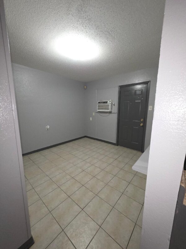 Building Photo - 7843 Sail St