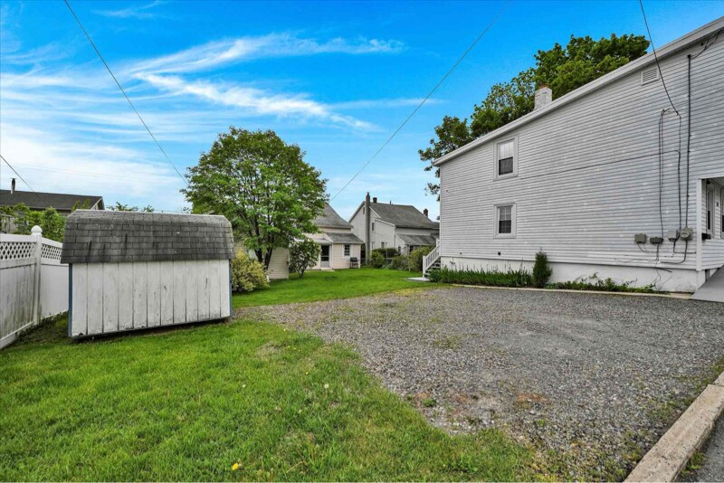 Building Photo - 137 E Summit St