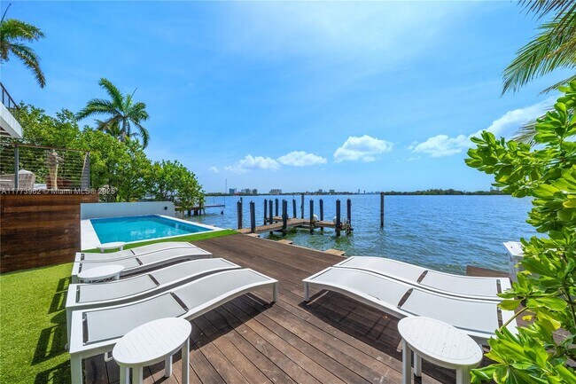 Building Photo - 7311 Belle Meade Island Dr