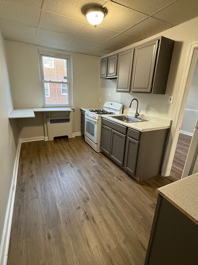 Building Photo - 3-Bedroom Home in Northeast Phila. Available For Rent!