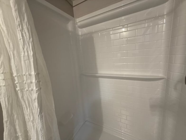 Building Photo - 769 Knox St