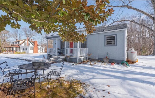 Building Photo - Charming 2 Bedroom Cottage in Free Union