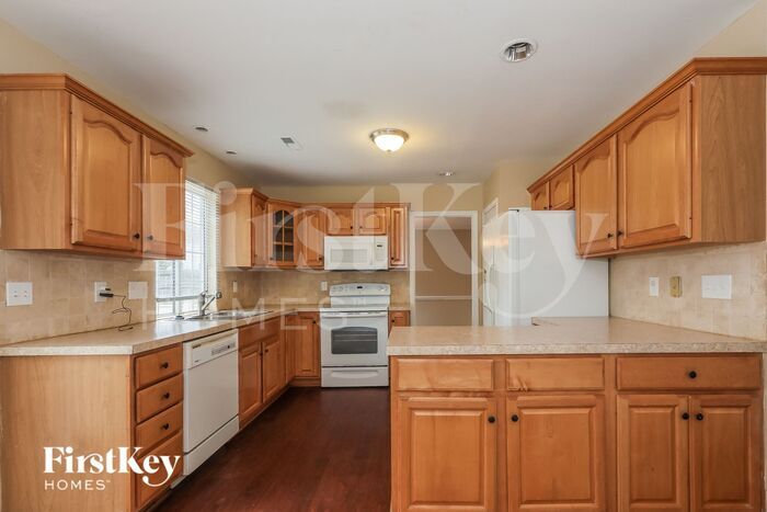 Building Photo - 13701 Strathaven Dr