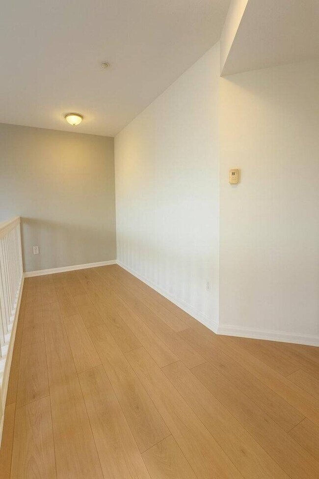 Building Photo - 1140 University Blvd