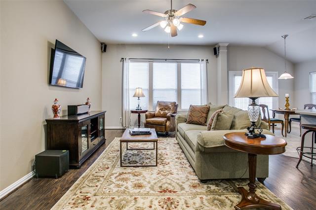 Building Photo - 2007 Highland Dr