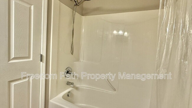 Building Photo - 3783 Pandion Dr