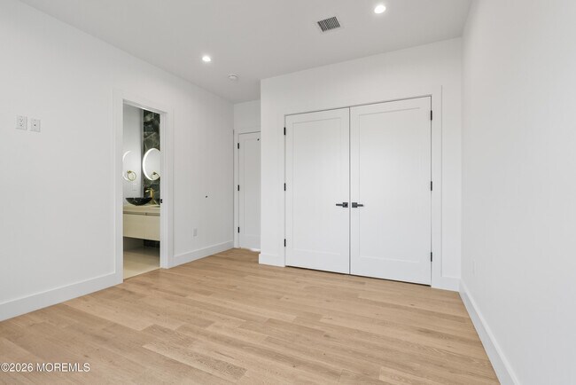 Building Photo - 150 Ampere Ave