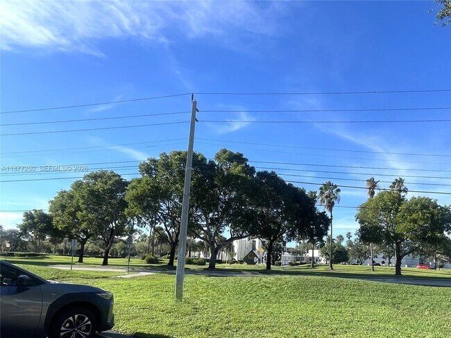 Building Photo - 12760 Vista Isles Dr