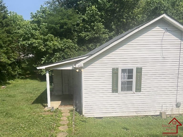 Primary Photo - 864 Treewood Dr