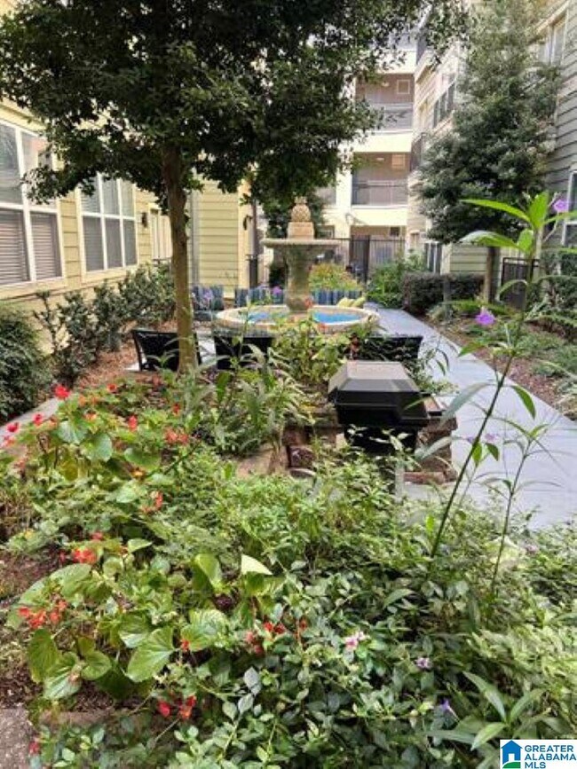 Building Photo - 2020 5th Ave S