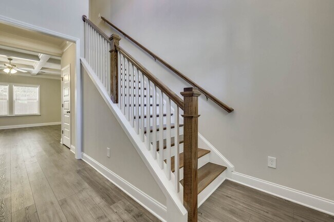 Building Photo - Beautifully maintained 4 / 2.5 home in Joh...