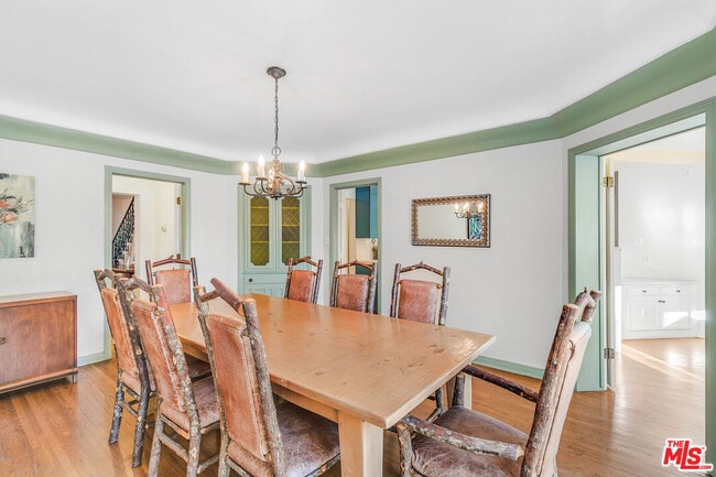 Building Photo - 1530 Valley View Rd