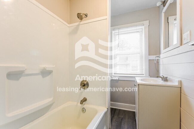 Building Photo - 1217 Wade St