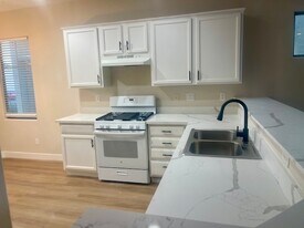 Building Photo - 6337 Kitamaya St