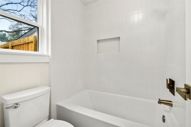 Building Photo - 4506 Dorsett Oaks Cir