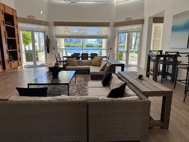 Building Photo - 3245 NE 184th St