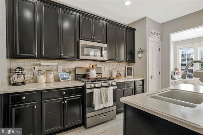 Building Photo - 10613 Bristow Station Dr