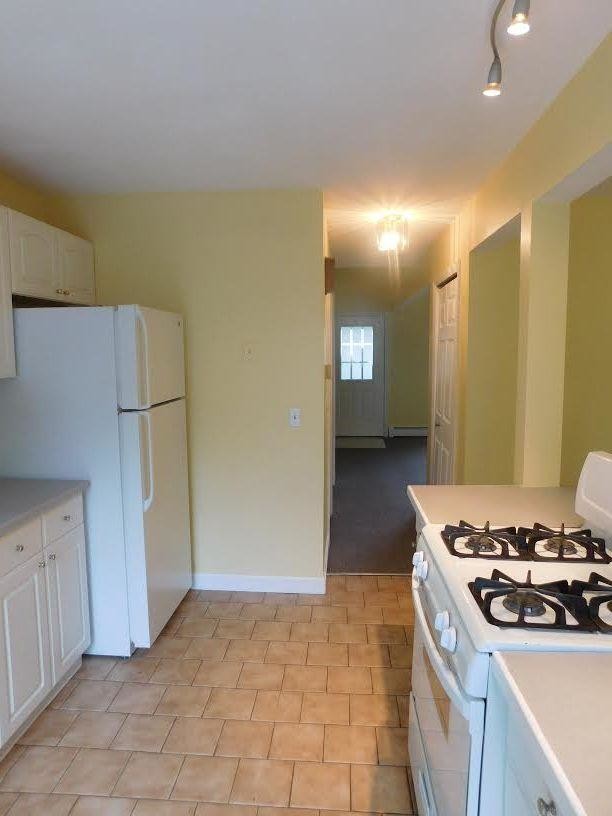 Building Photo - 3 bedroom in Cumberland RI 02864