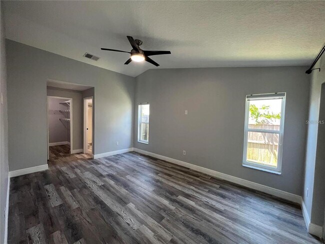 Building Photo - 9930 Chesham Dr