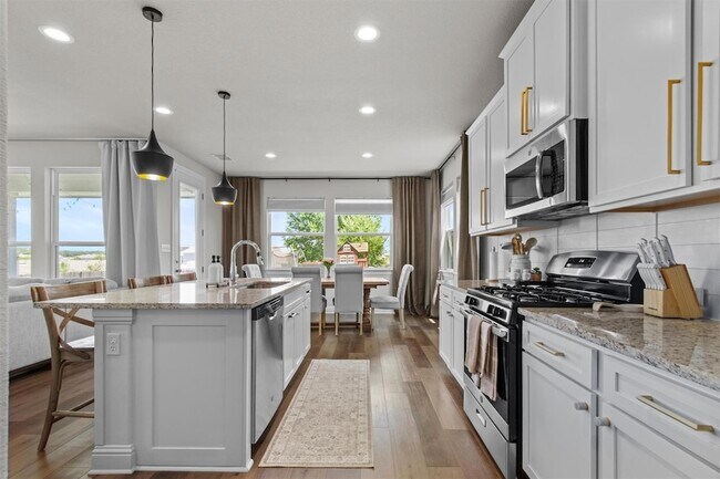 Building Photo - 324 Gaida Loop