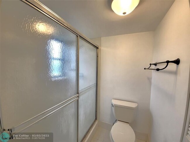 Building Photo - 2240 N Cypress Bend Dr