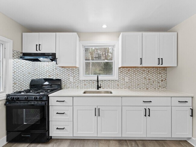 Building Photo - Beautifully Updated Home on Quiet Street in Browns Mills