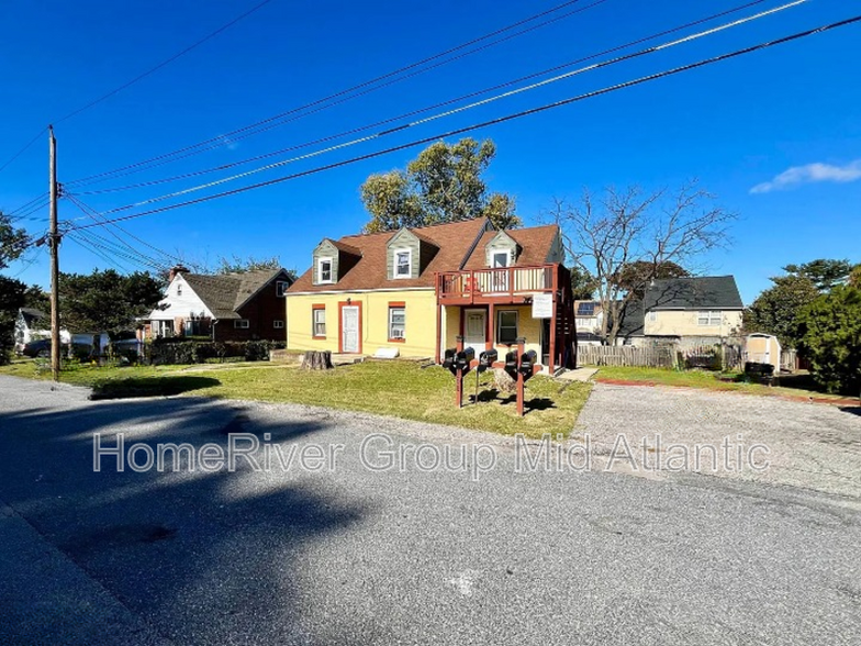 Primary Photo - 1208 Daniels Ave
