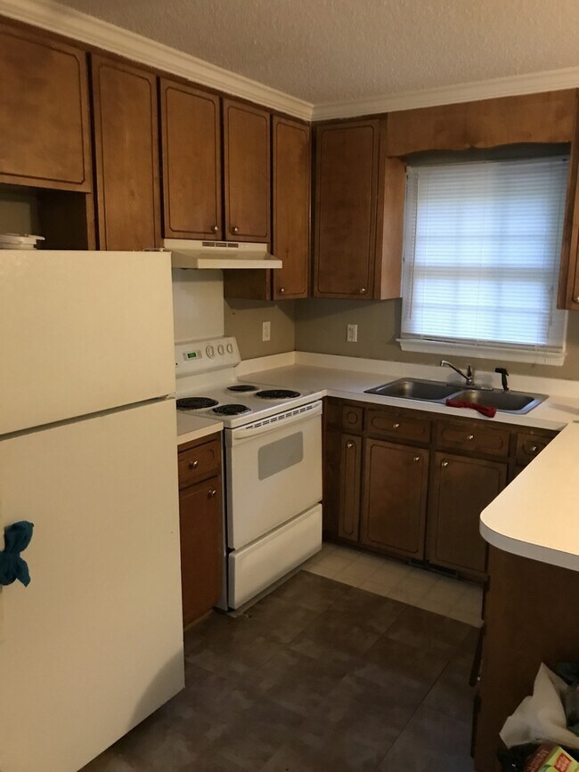 Building Photo - Great Corner Lot Home in Downtown Clayton