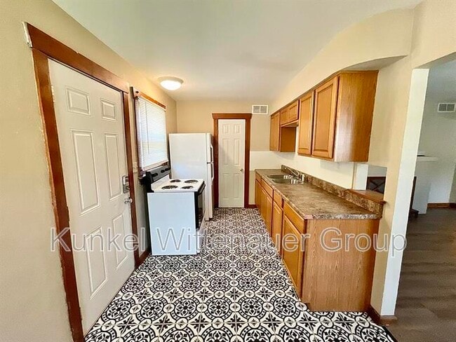 Building Photo - 546 N 40th St
