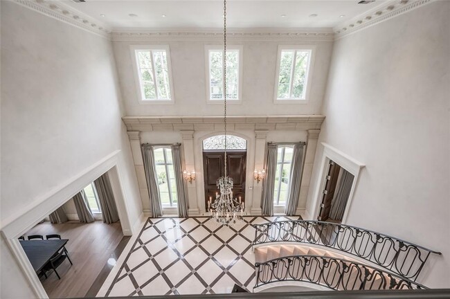 Building Photo - 3868 Olympia Dr