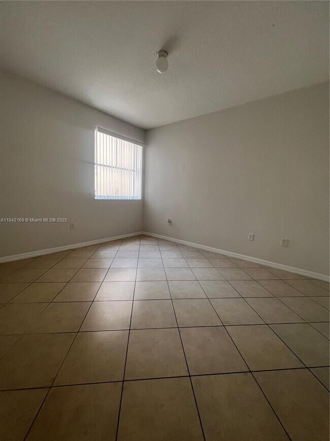 Building Photo - 6340 NW 114th Ave