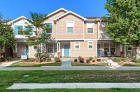 Building Photo - Beautiful 3 bedroom Townhome in Green Valley Ranch