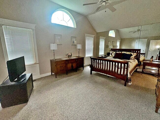 Building Photo - 488 Wolf Run