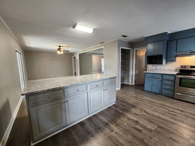 Building Photo - Spacious Brick Home with Modern Upgrades &...