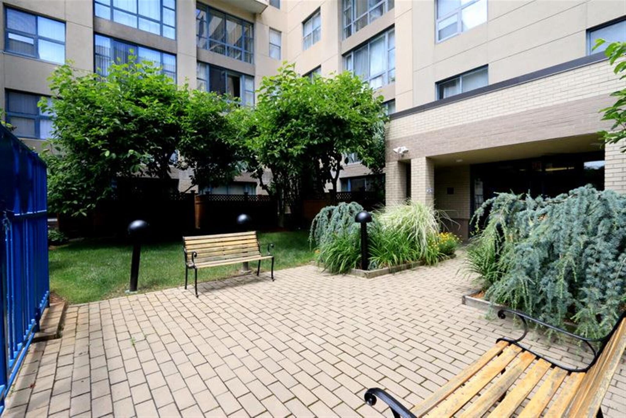 Building Photo - 170 Gore St