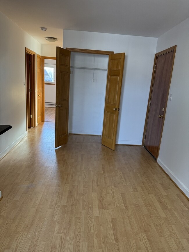 Building Photo - 1348 Geneva Dr