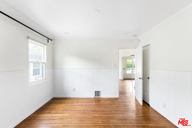 Building Photo - 2127 Benecia Ave