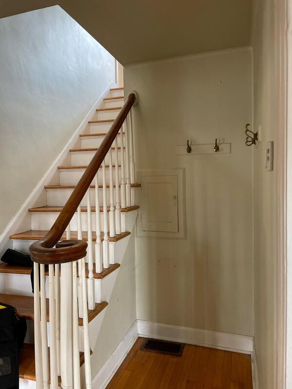 Building Photo - 927 Woodlawn Ave