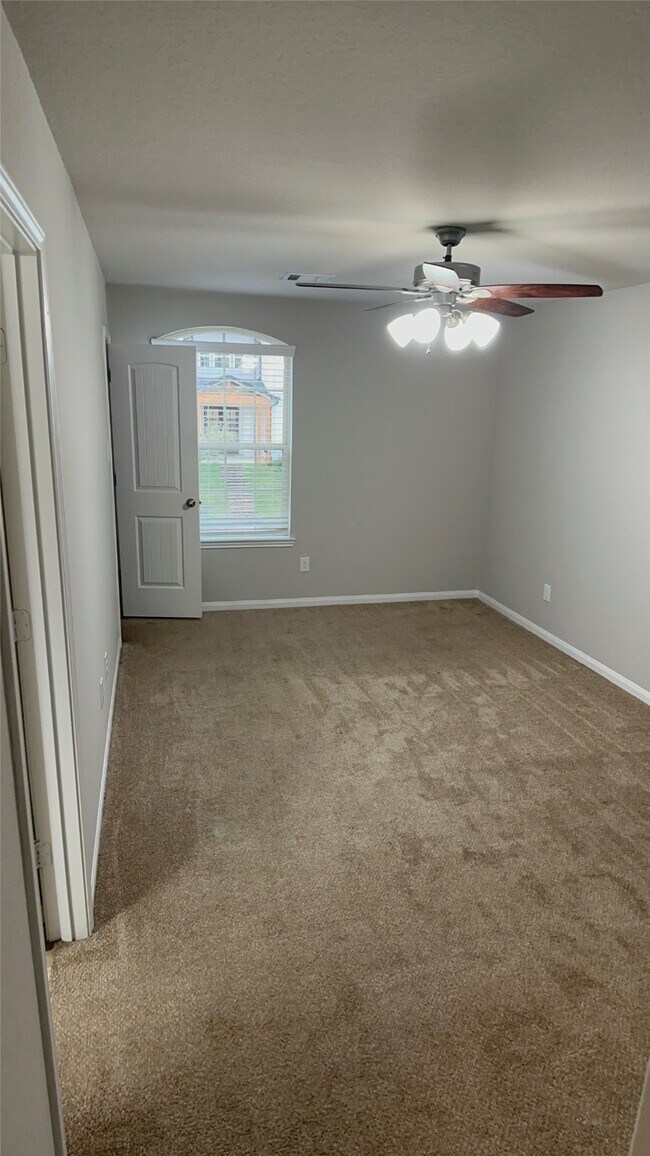 Building Photo - 13238 Enchanted Way Dr