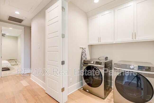 Building Photo - 125 S 31st Ave
