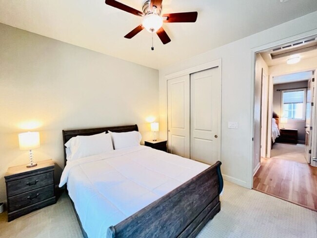 Building Photo - FURNISHED!!! Charming 2BD/1BA Single-Story...