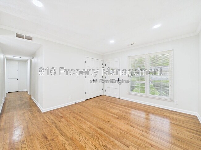 Building Photo - 6420 W 81st Terrace