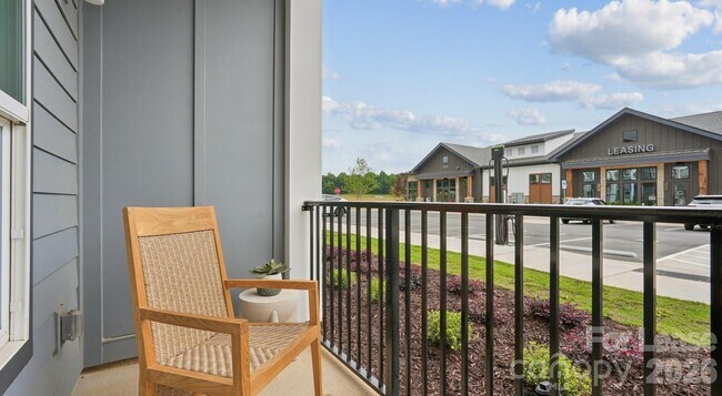 Building Photo - 15120 Vlg Xing Rd