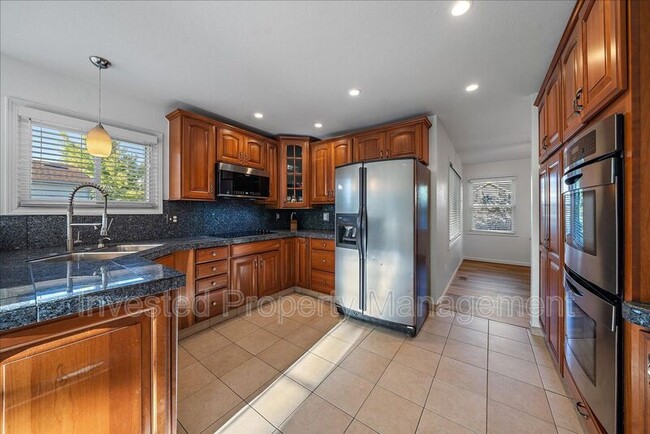 Building Photo - 7291 Palisade Dr